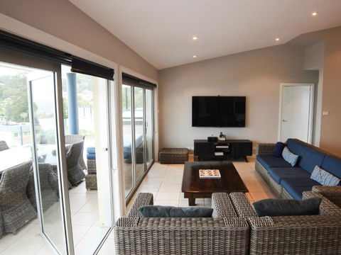 Absolutely Avoca 114a Avoca Drive Avoca Beach - Holiday Adelaide 4