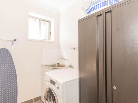 Aspect 1 / 8a Poly Cow Lane - Holiday Adelaide 2