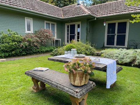 GOWAN ROSS COTTAGE - Holiday Adelaide 2