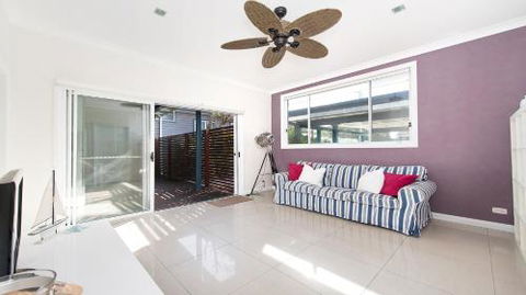No. 1 Fingal Bay Beach House The Little Abode - Holiday Adelaide 2