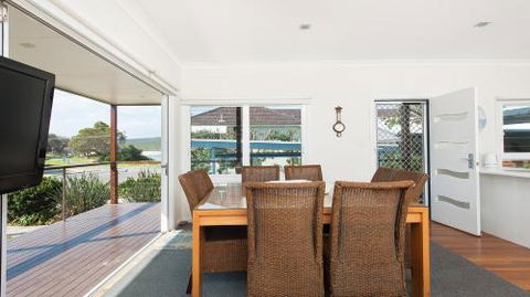 No. 1 Fingal Bay Beach House The Little Abode - Holiday Adelaide 6