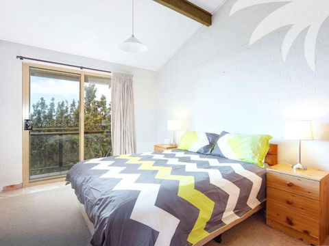 Oceanside 18 - Holiday Adelaide 3