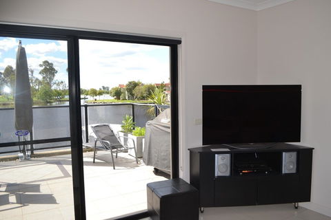 Cypress Drive Townhouse - Holiday Adelaide 0
