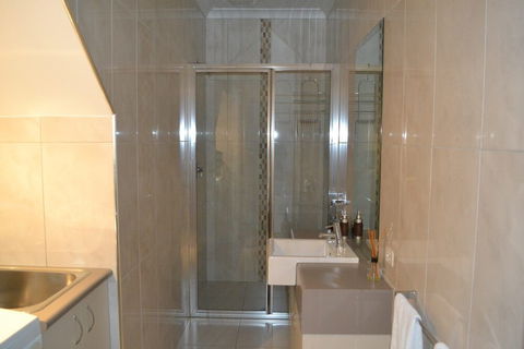 Cypress Drive Townhouse - Holiday Adelaide 3