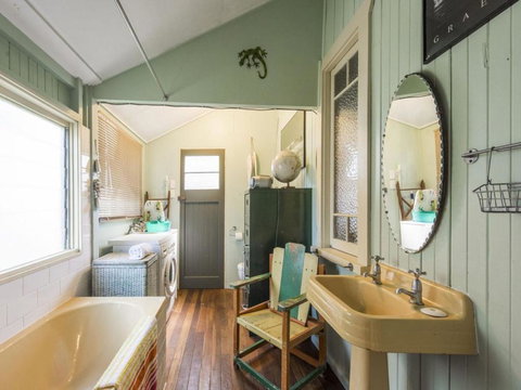 Little Beach House - Holiday Adelaide 6