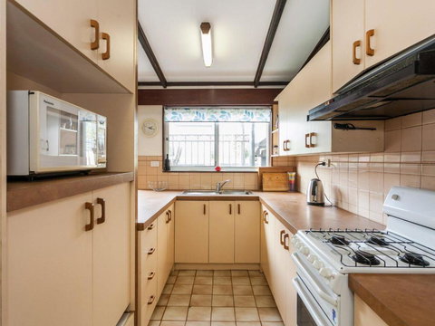 OCEAN SOUNDS Anglesea - Holiday Adelaide 3