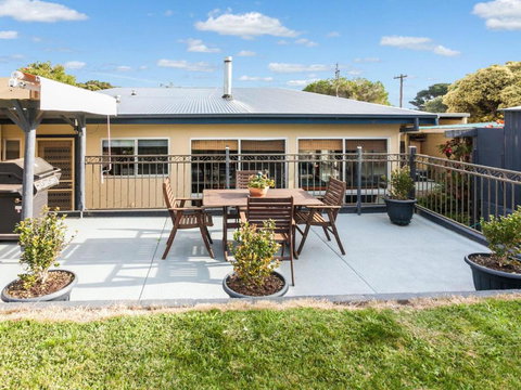 OCEAN SOUNDS Anglesea - Holiday Adelaide 2