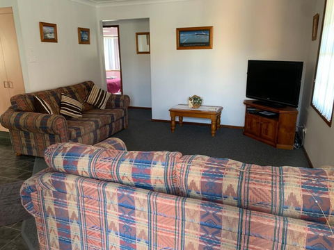 The Beach House On Fitzroy At Anna Bay - Holiday Adelaide 2