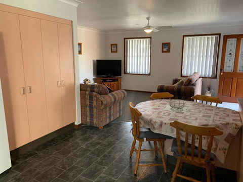 The Beach House On Fitzroy At Anna Bay - Holiday Adelaide 3