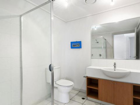 APARTMENT 23 PACIFIC APARTMENTS Sit On The Deck & Soak In The View - Holiday Adelaide 4