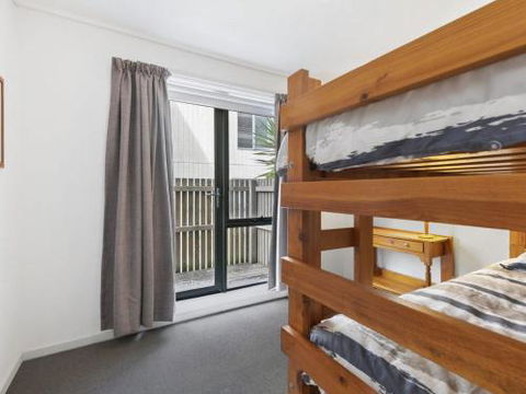 APARTMENT 23 PACIFIC APARTMENTS Sit On The Deck & Soak In The View - Holiday Adelaide 1