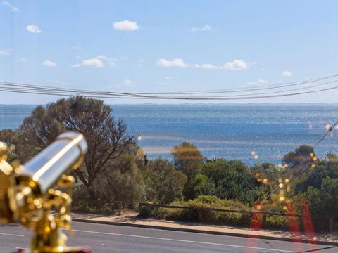 BEACH BELLE MORNINGTON - Holiday Adelaide 6