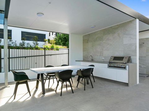 Indulge At Indigo Sunshine Beach - Holiday Adelaide 4