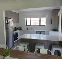 12 Cooloola Drive Family home close to beach pet friendly - Holiday Adelaide
