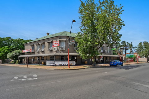 Imperial Hotel Singleton - Holiday Adelaide 1