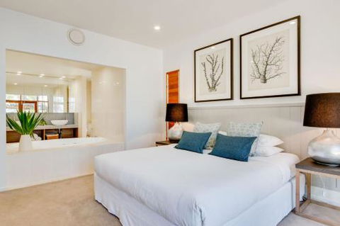 Sapphire Seas Beach House - Holiday Adelaide 1