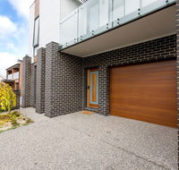 Two Ten Luxury CBD Accommodation - Holiday Adelaide