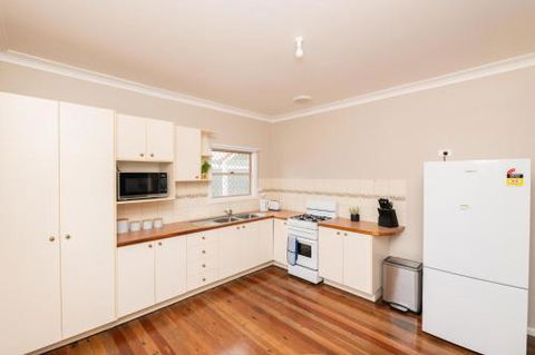 Kinross On Cox Sweet Neat & Simple + Wifi - Holiday Adelaide 1