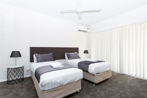 Wagga Apartments 4 - Holiday Adelaide 3