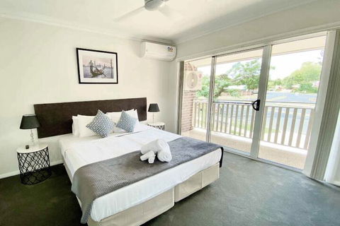 Wagga Apartments 4 - Holiday Adelaide 1