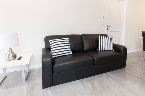 Wagga Apartments 4 - Holiday Adelaide 4