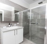 Wagga Apartments 4 - Holiday Adelaide