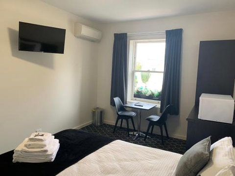 Queens Arms Hotel - Holiday Adelaide 4