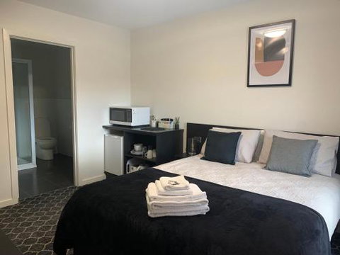 Queens Arms Hotel - Holiday Adelaide 3