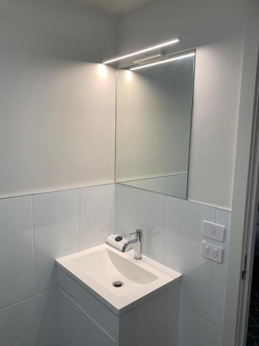 Queens Arms Hotel - Holiday Adelaide 5