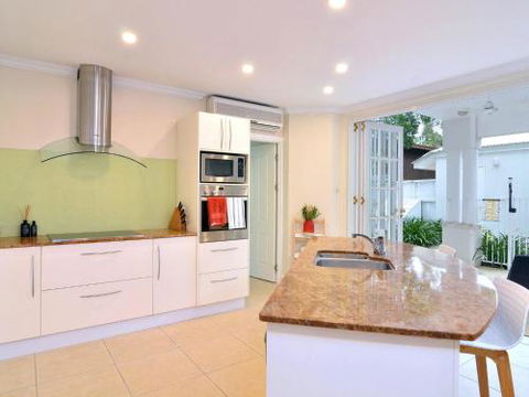 Walk To The Ocean In Five Minutes - Holiday Adelaide 4