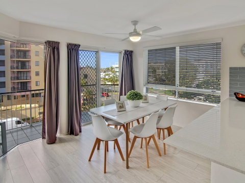 MAINSAIL8 - Mooloolaba Beach - Holiday Adelaide 2