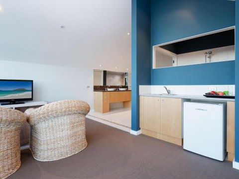 Venabu On Garuwa 20 Garuwa Street Spectacular House With Fabulous Views - Holiday Adelaide 0