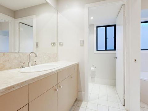 Venabu On Garuwa 20 Garuwa Street Spectacular House With Fabulous Views - Holiday Adelaide 1