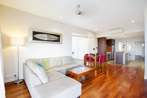 Oscars View Airlie Beach - Holiday Adelaide 1