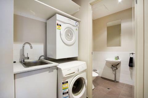 Oscars View Airlie Beach - Holiday Adelaide 4