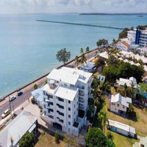 1 Bedroom Apt Ocean View Urangan - Holiday Adelaide 1