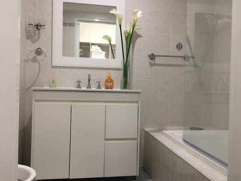 Urban Escape Parramatta - Holiday Adelaide 1