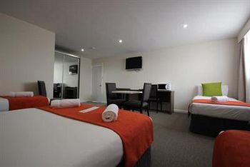 The Lodge Mudgee - Holiday Adelaide 5