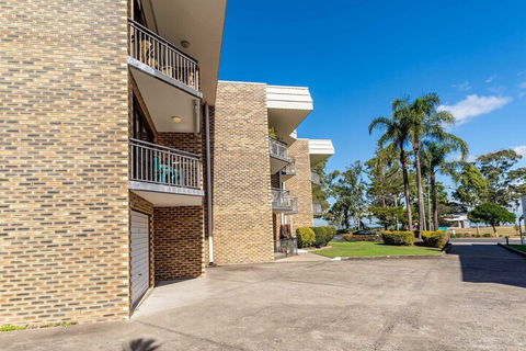Great Location Close To Waterfront Shops Restaurants & Cafes. - Holiday Adelaide 1