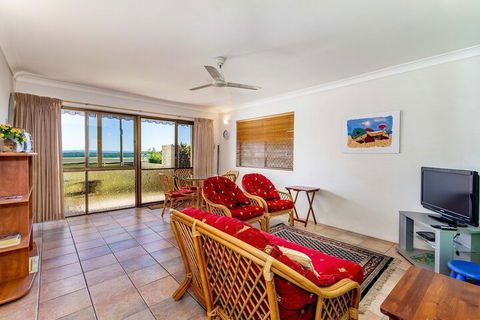 Great Views Ground Floor Unit Clearview Apartments South Esplande Bongaree - Holiday Adelaide 6