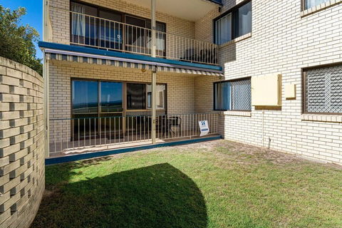 Great Views Ground Floor Unit Clearview Apartments South Esplande Bongaree - Holiday Adelaide 1