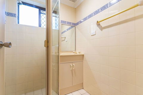 Great Views Ground Floor Unit Clearview Apartments South Esplande Bongaree - Holiday Adelaide 5