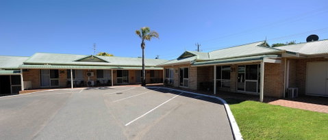 Abrolhos Reef Lodge - Holiday Adelaide 4