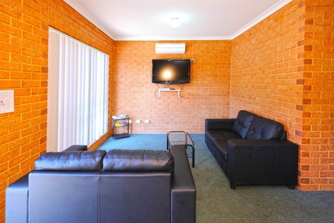 Abrolhos Reef Lodge - Holiday Adelaide 6