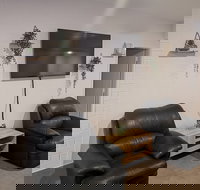 Perth 5 Backpacker Hostel - Holiday Adelaide