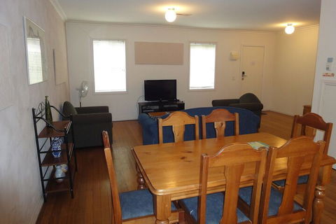Moonee Valley Views Apartments - Holiday Adelaide 6