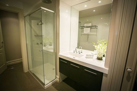Gallery Apartments - Holiday Adelaide 5