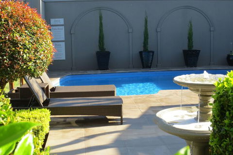 Gallery Apartments - Holiday Adelaide 1