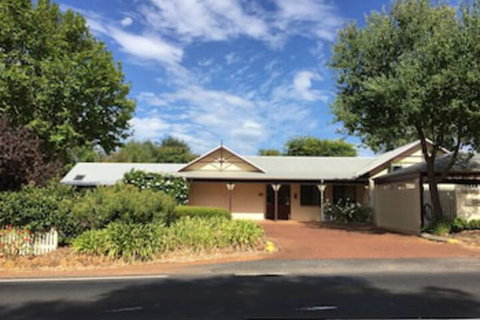 The Noble Grape Guesthouse - Holiday Adelaide 0