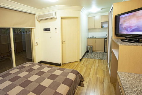 Cattrall Park Motel - Holiday Adelaide 2